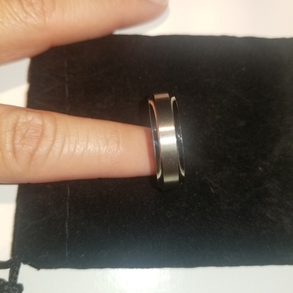 💚💚New REVV Mens 7mm ring in Titanium💚💚 - Picture 5 of 8